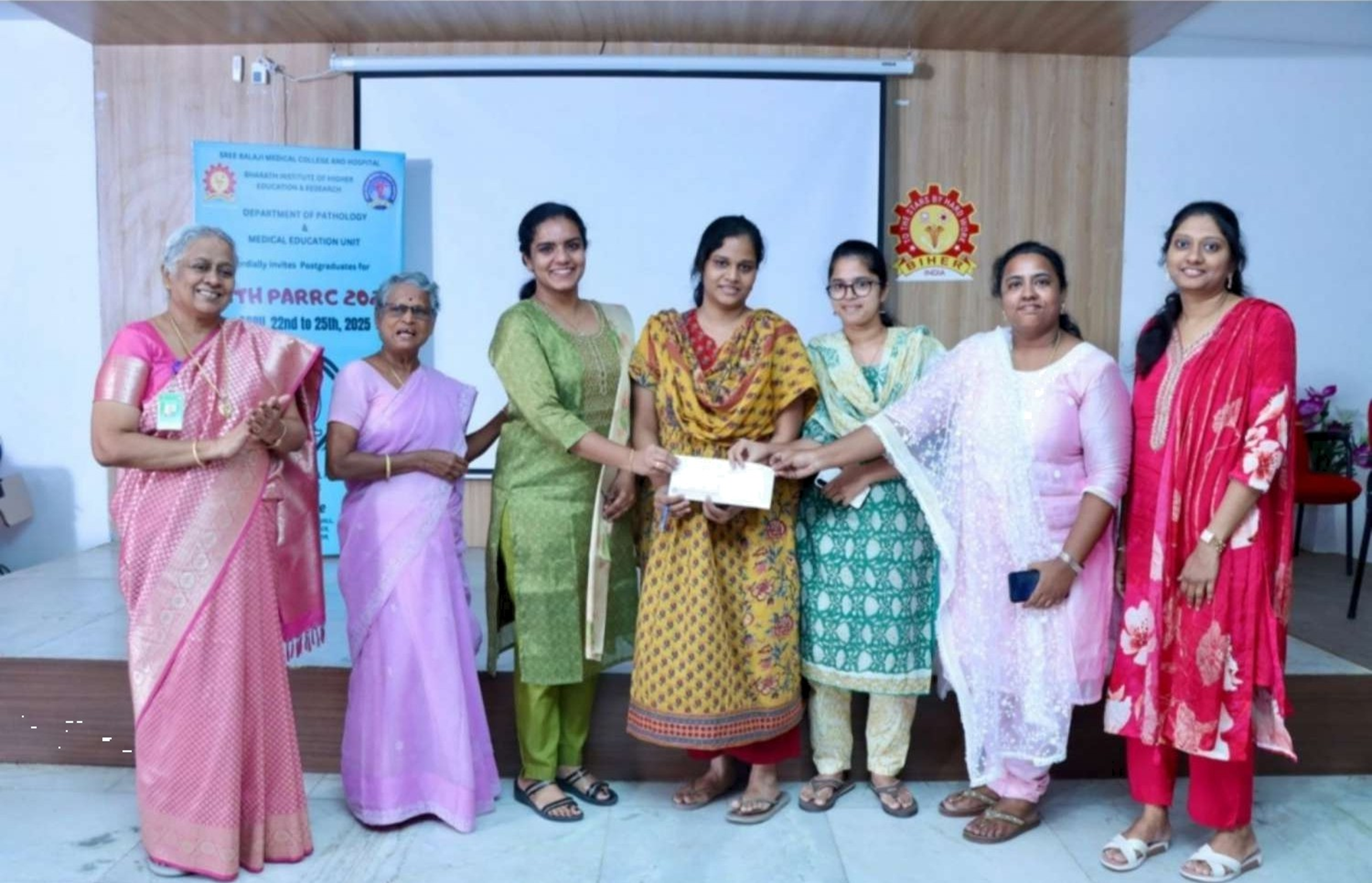 Dr. SAKTHI SREE, DR. RATHI DEVI, DR.SRUTHILAYA, PG-PATHPAARC 2025-1st prize in quiz